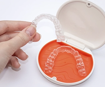 es-un-aparato-removible-que-se-utiliza-para-mantener-los-dientes-en-su-nueva-posicion-previa-dental-works-tijuana